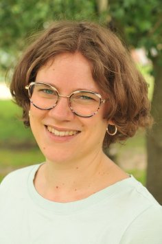 Lehrerin Frau Fischer